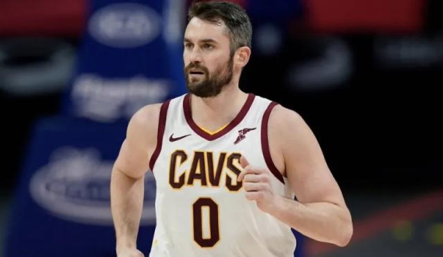 B体育平台-拉夫：很多人说我要完蛋了 但这赛季我赢回了尊重